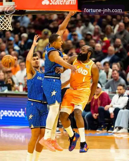 米切尔42分对飙班凯罗36分：骑士险胜魔术背后的攻防博弈深度解析